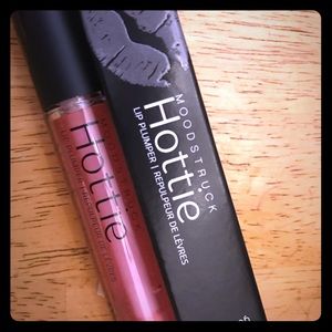 Younique HOTTIE lip plumper